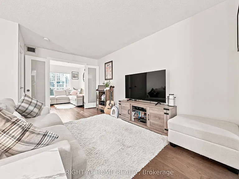 25 The Esplanade #1610 — Photo 4