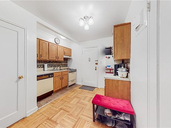 4th image of 9040 Fort Hamilton Pkwy APT 1H