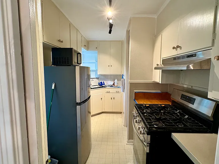 433 W Hollywood Ave #2 — Photo 5