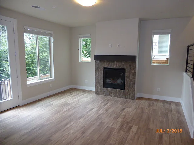 Beautiful 4 Bed 3.5 Bath Home in Lynnwood — Photo 3