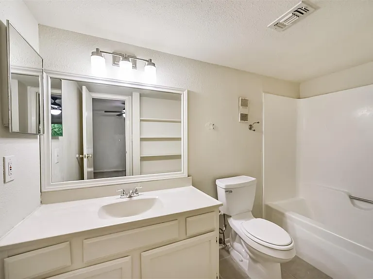 5917 Fairdale Ln #10 — Photo 32