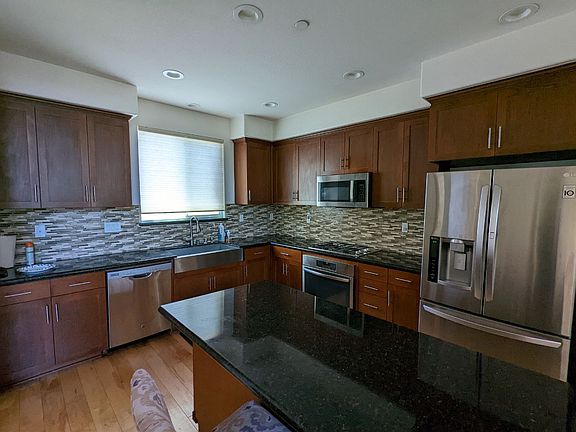 4th image of 5260 Campus Dr #1