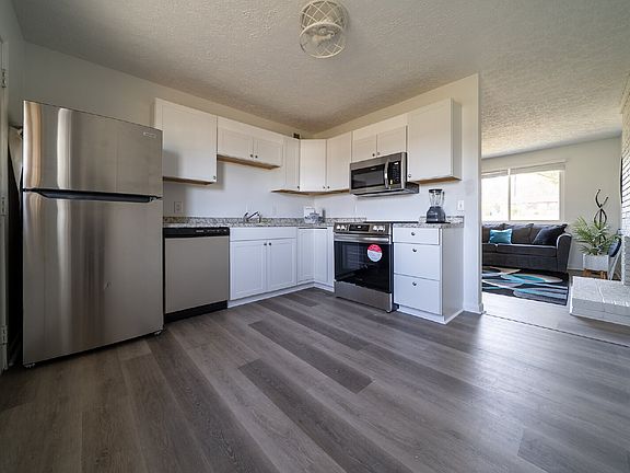 5th image of 3902 Drakes Branch Rd