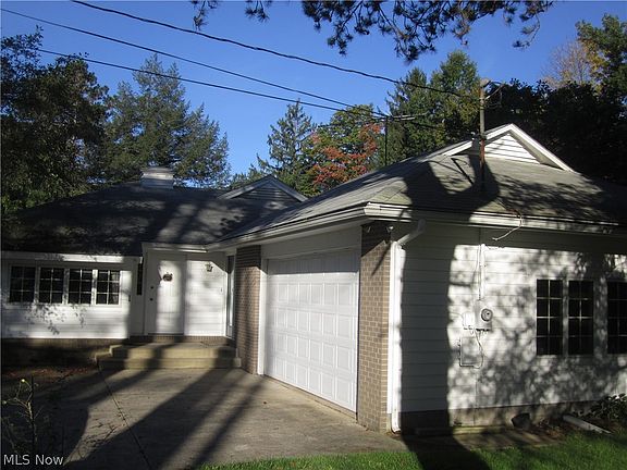 3rd image of 1295 Lake Martin Dr