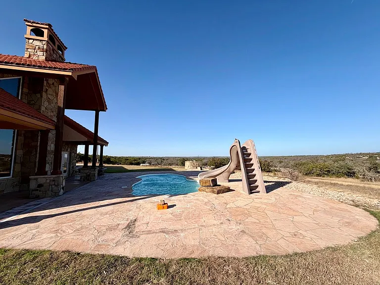 8256 S US Highway 183 — Photo 13
