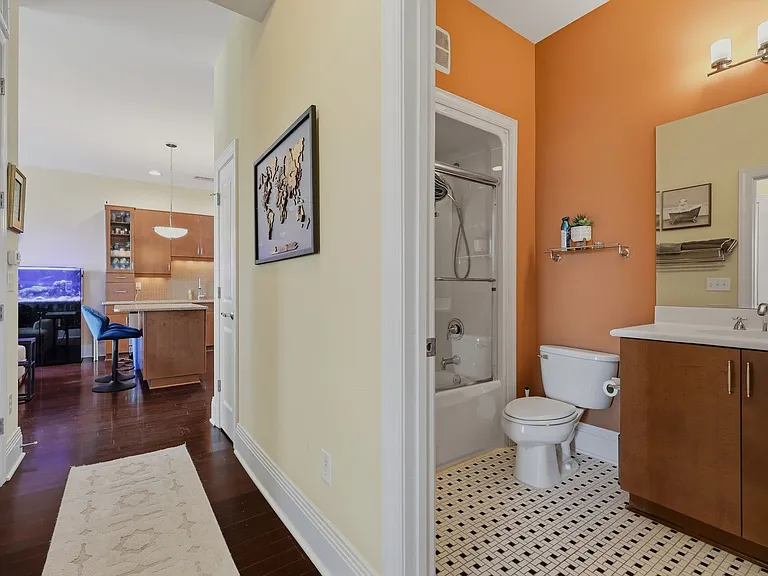 619 N 4th St #301 — Photo 15