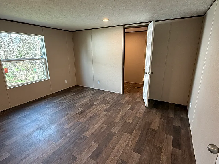 923 Lovers Lane Rd #9 — Photo 23