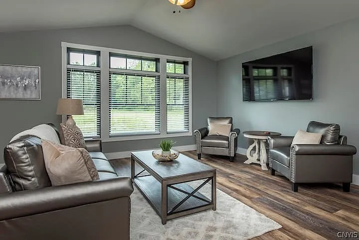 103 Sand Pier — Photo 17