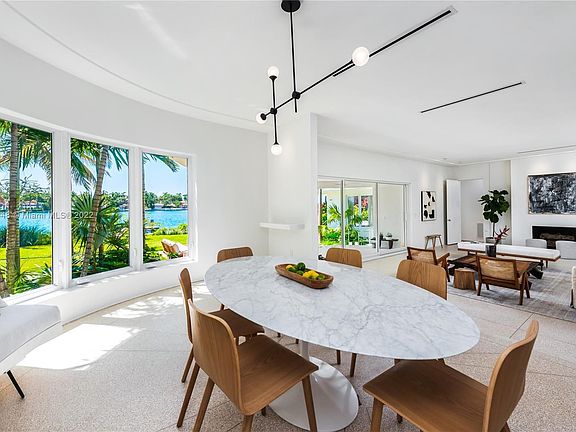 4th image of 1340 Bay Dr