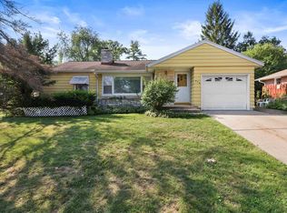 824 5th St, Baraboo, WI 53913
