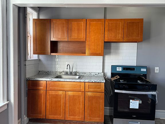 2nd image of 818 Stuyvesant Ave #303