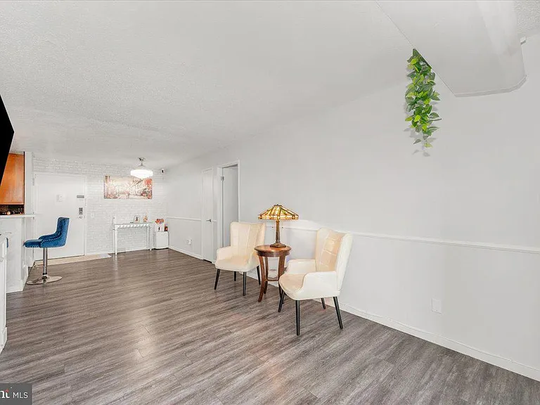 60 S Van Dorn St #511 — Photo 8