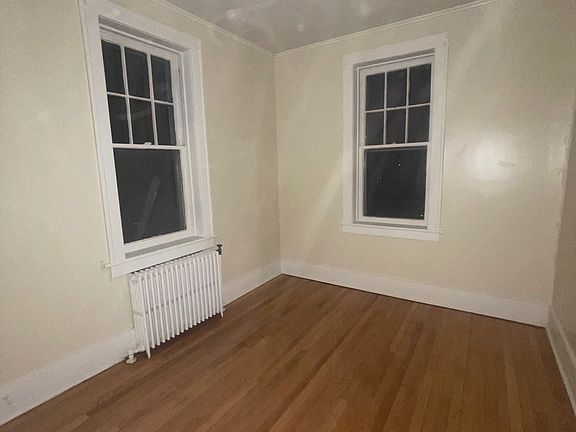 2nd image of 39 Jeanette St #12