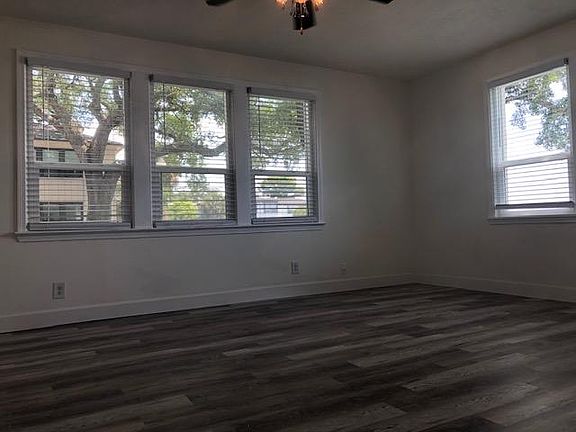 2nd image of 1862 Riviera Pkwy #1