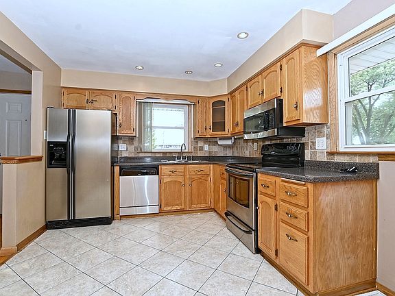 5th image of 9416 S 80th Ct