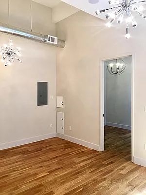 Rented by Manhattan Management LLC | media 111