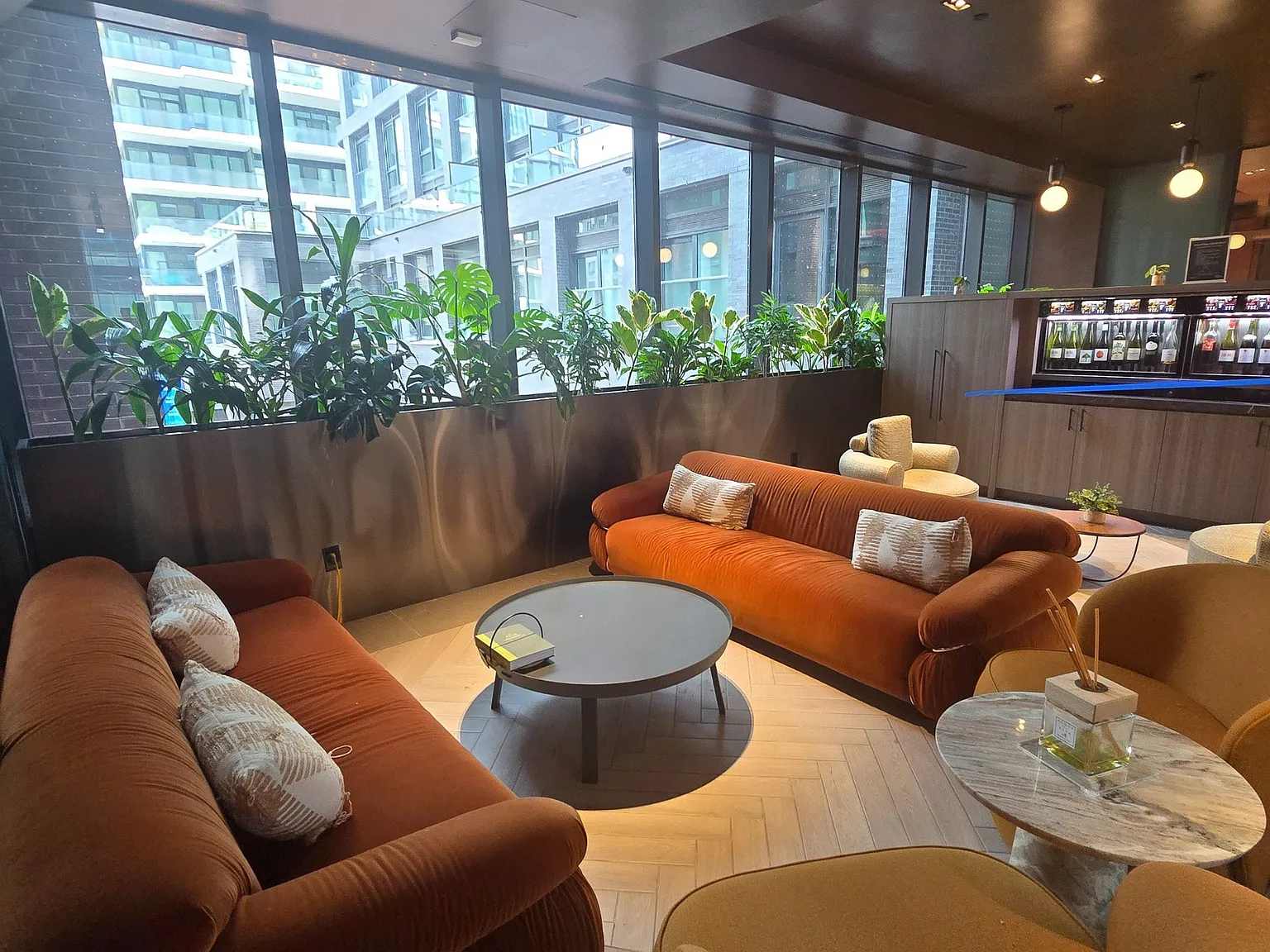 Luxury Apartment in Downtown Toronto | Fully Furnished | Short Term Rental — Photo 4