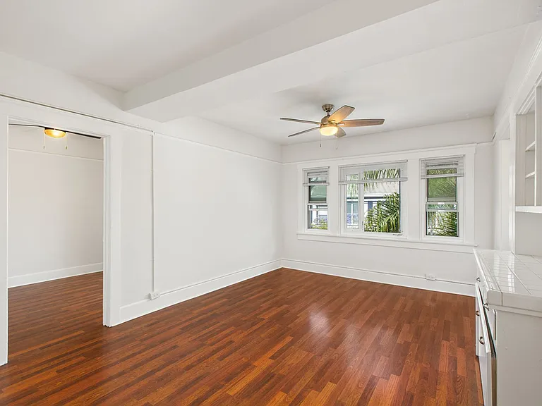Grandview Apartments — Photo 8