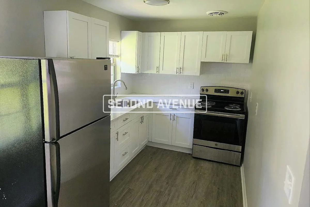 Building Photo - 3015 Lansdell Dr
