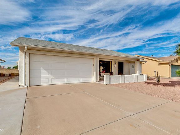 3rd image of 724 S 76th Pl
