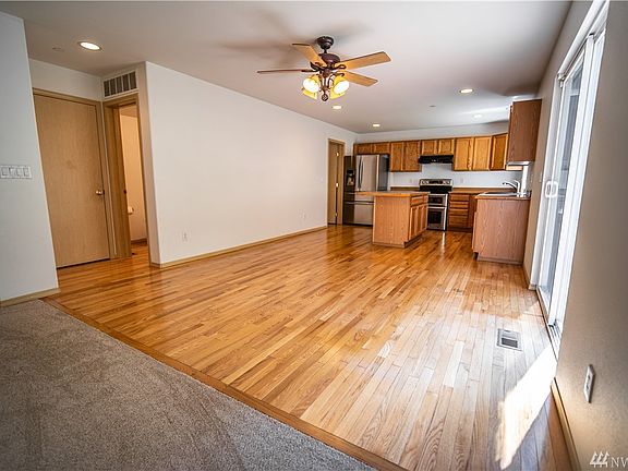 4th image of 1547 Jensen Ave