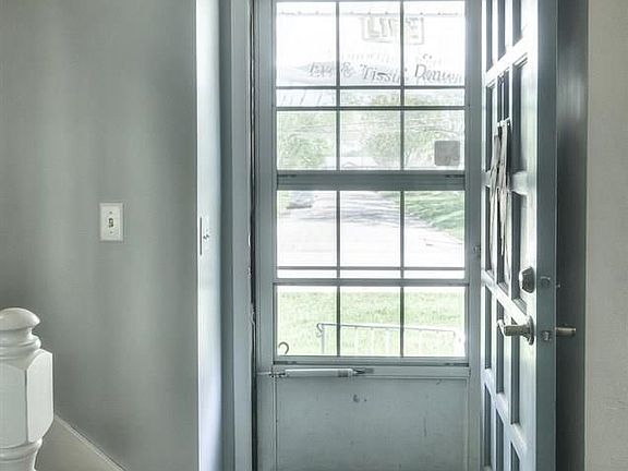 3rd image of 2249 E 9th St