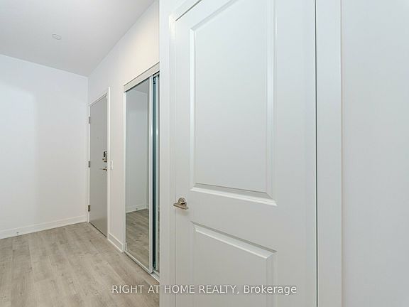 5th image of 50 Upper Mall Way #B-226