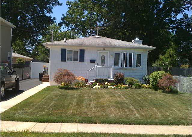1st image of 48 William Ave