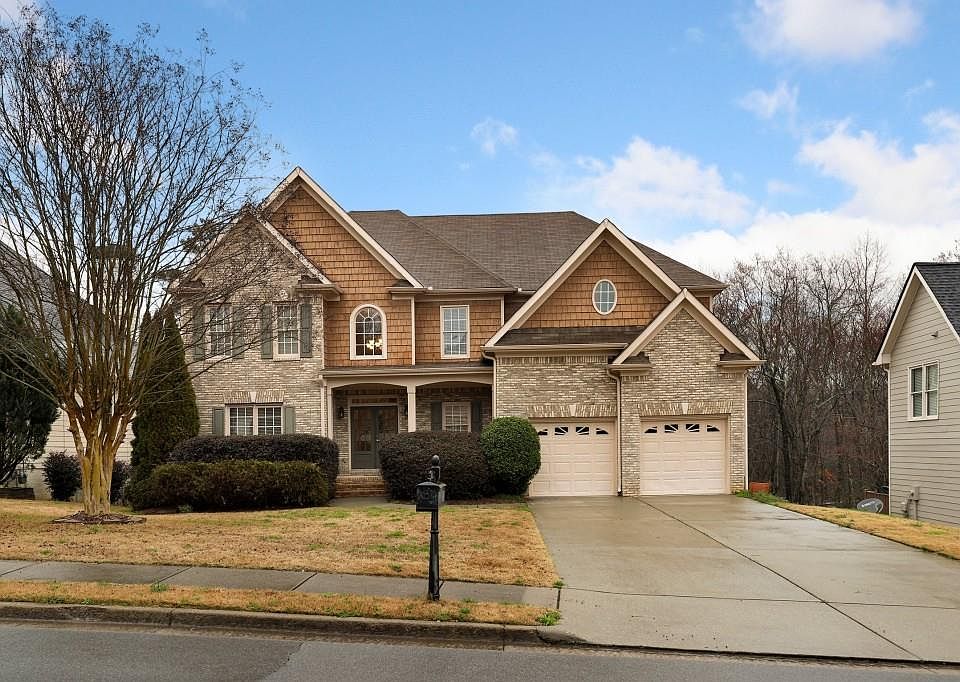 1st image of 670 River Valley Dr