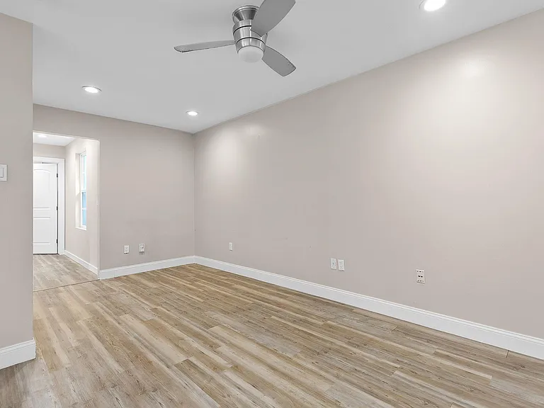 3909 Willbert Rd #B — Photo 10