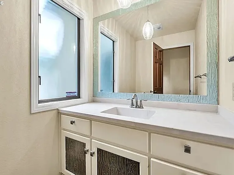 574 Wimbledon Ct — Photo 6