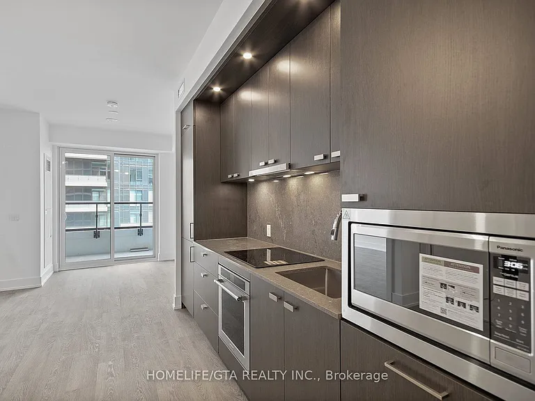 10 Inn On The Park Dr #2405 — Photo 18