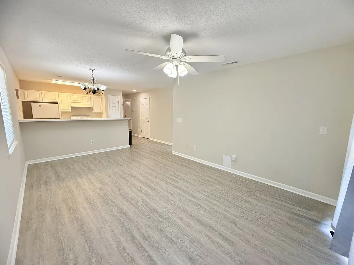 Living Dining_04222026 - 4506 W Harbour Ct #U12