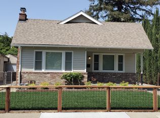 1218 49th St, Sacramento, CA 95819