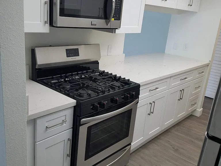 731 S Detroit St #202 — Photo 8