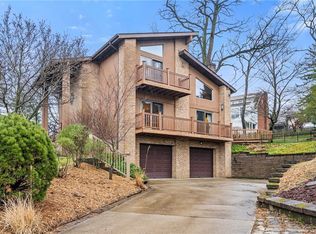220 Glasgow Rd, Pittsburgh, PA 15221