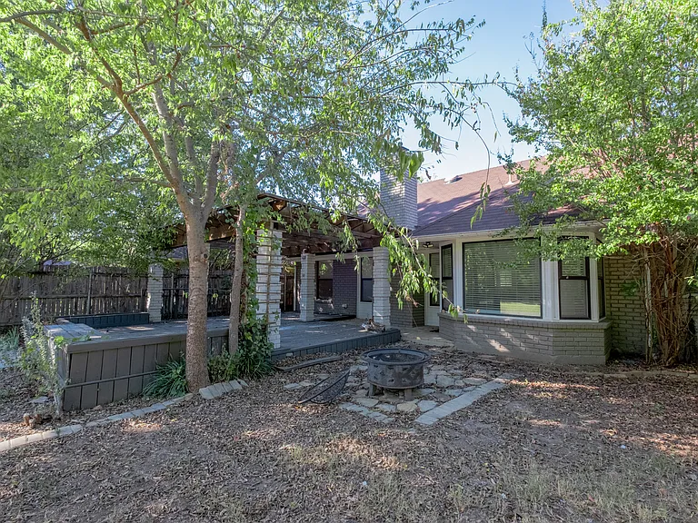 8201 Llano Ave — Photo 4
