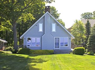 5507 Lakeshore Dr, Holland, MI 49424
