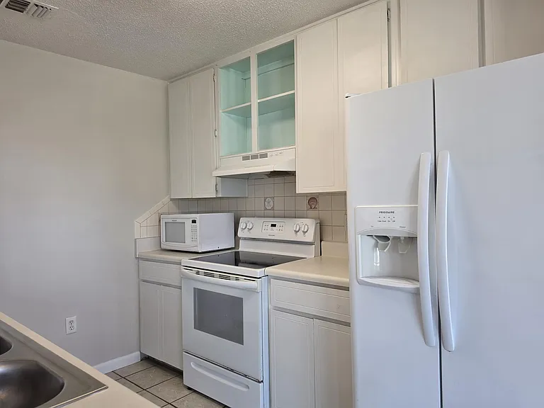 1448 Tina Dr #214 — Photo 18