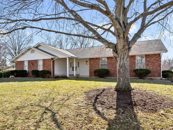 4605 Briargate Dr, Saint Charles, MO 63304