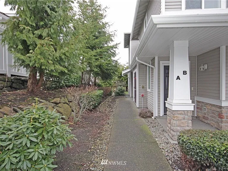 6533 Hazel Ave SE #A — Photo 4