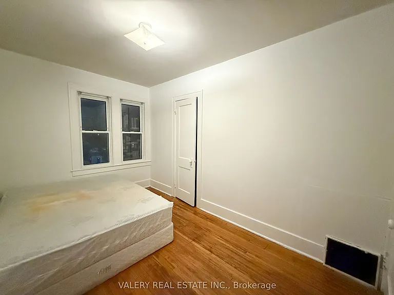 1093 Howard Ave #4 — Photo 12