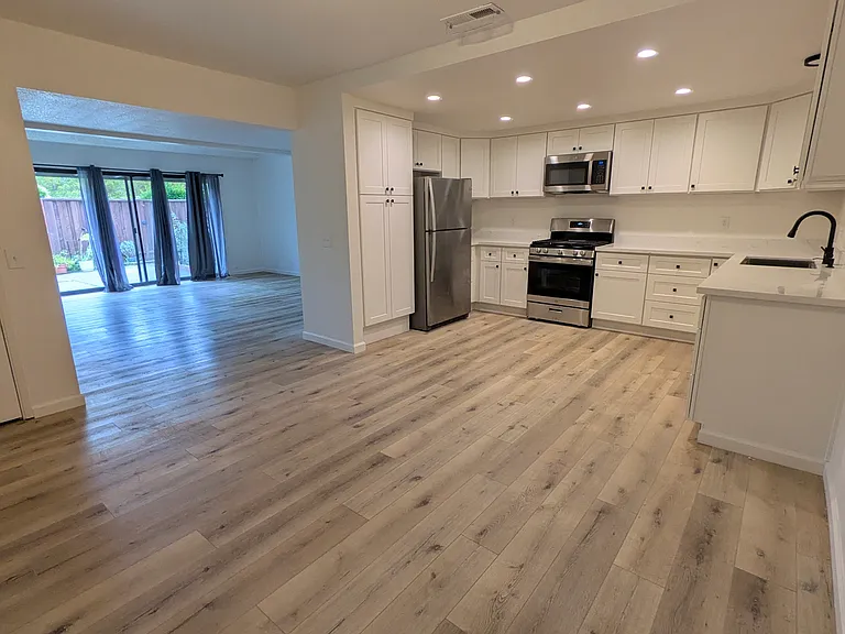 6122 Country Club Dr — Photo 2