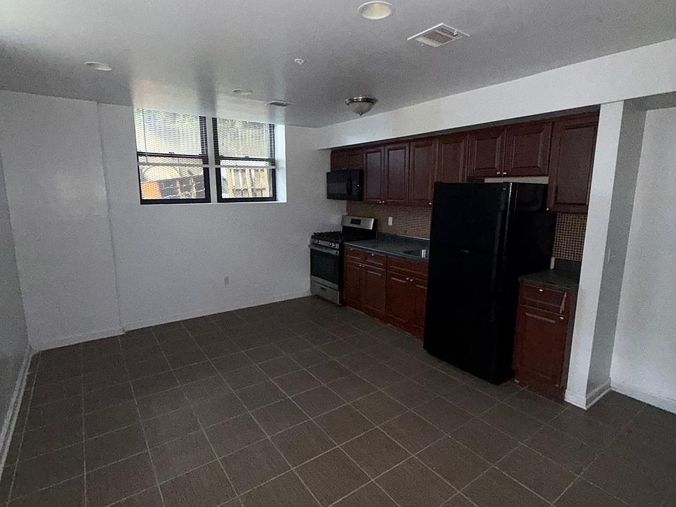 1st image of 6 Longfellow Ave #G1