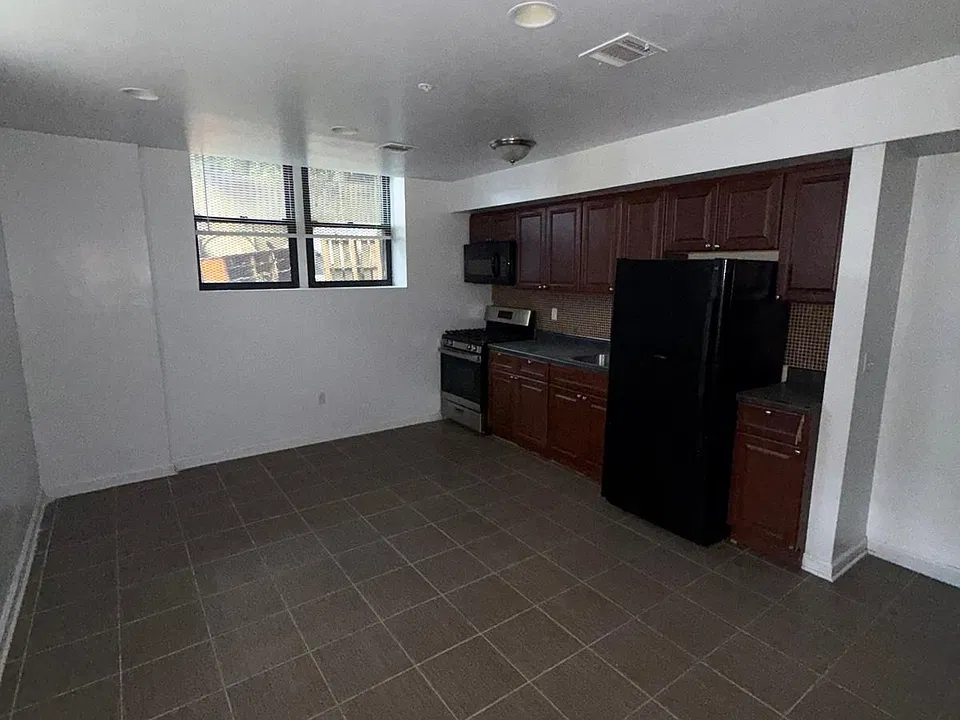 6 Longfellow Ave #B1