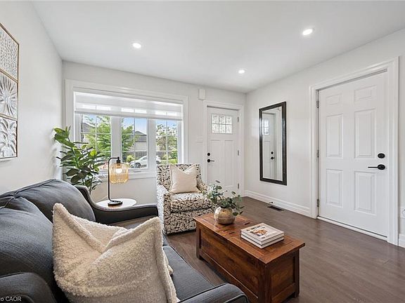 5th image of 142 Marl Meadow Dr