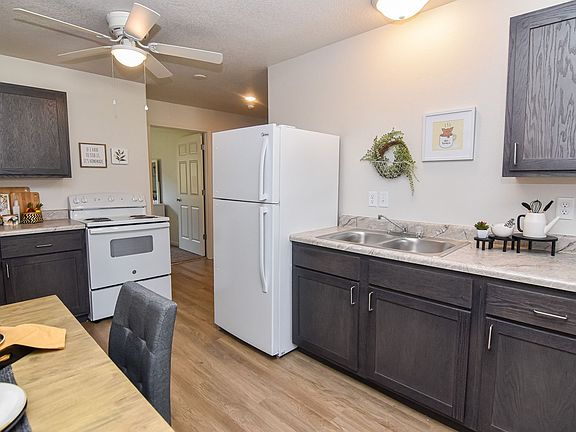 5th image of 1601 Ellis Dr #1616