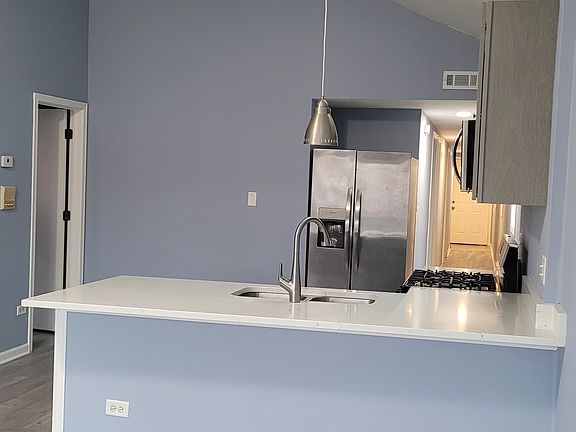 4th image of 2719 W Polk St Unit 3