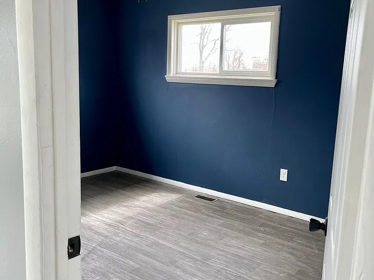 233 Dixie Ave — Photo 9