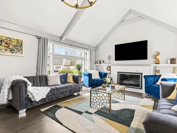 18 Webster Rd, Lexington, MA 02421